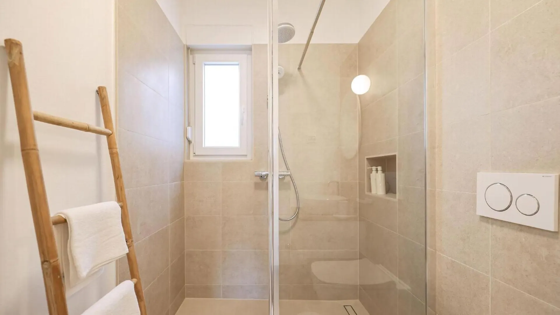 Villa Grota Maslenica 0*,