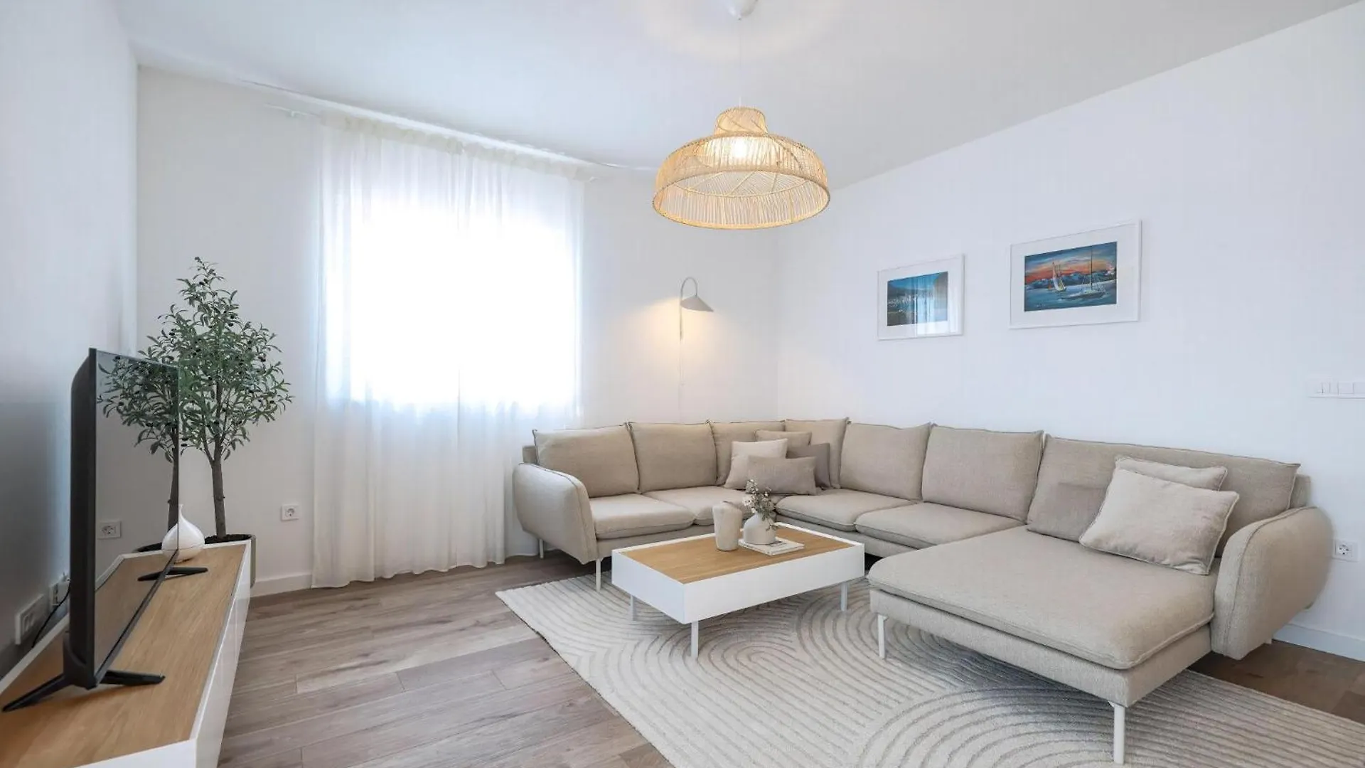 Villa Grota Maslenica 0*,