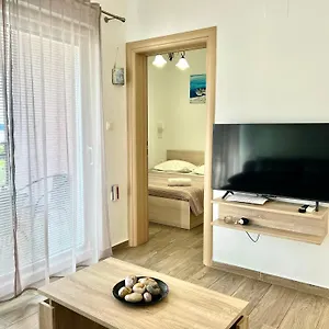  Apartment Nina